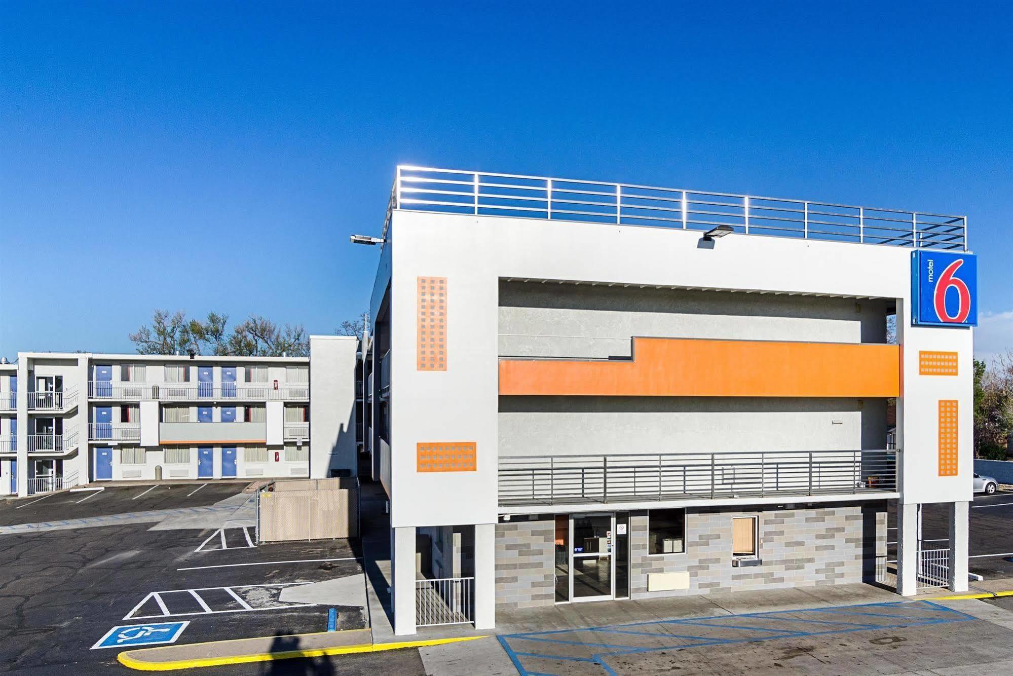 Motel 6- Denver, Co Downtown المظهر الخارجي الصورة